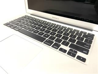 APPLE MACBOOK AIR